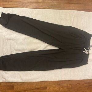 Vuori men’s jogger - zipper pockets - Medium